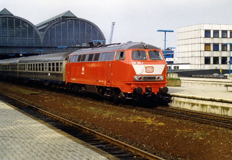 1988-07-00-Kiel-Hbf-001