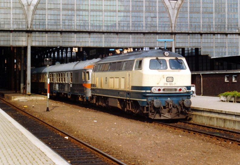 1990-10-00-Kiel-Hbf-002