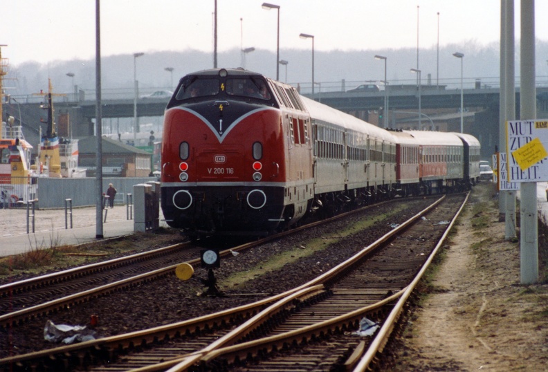 1994-03-00-Kiel-Hbf-003